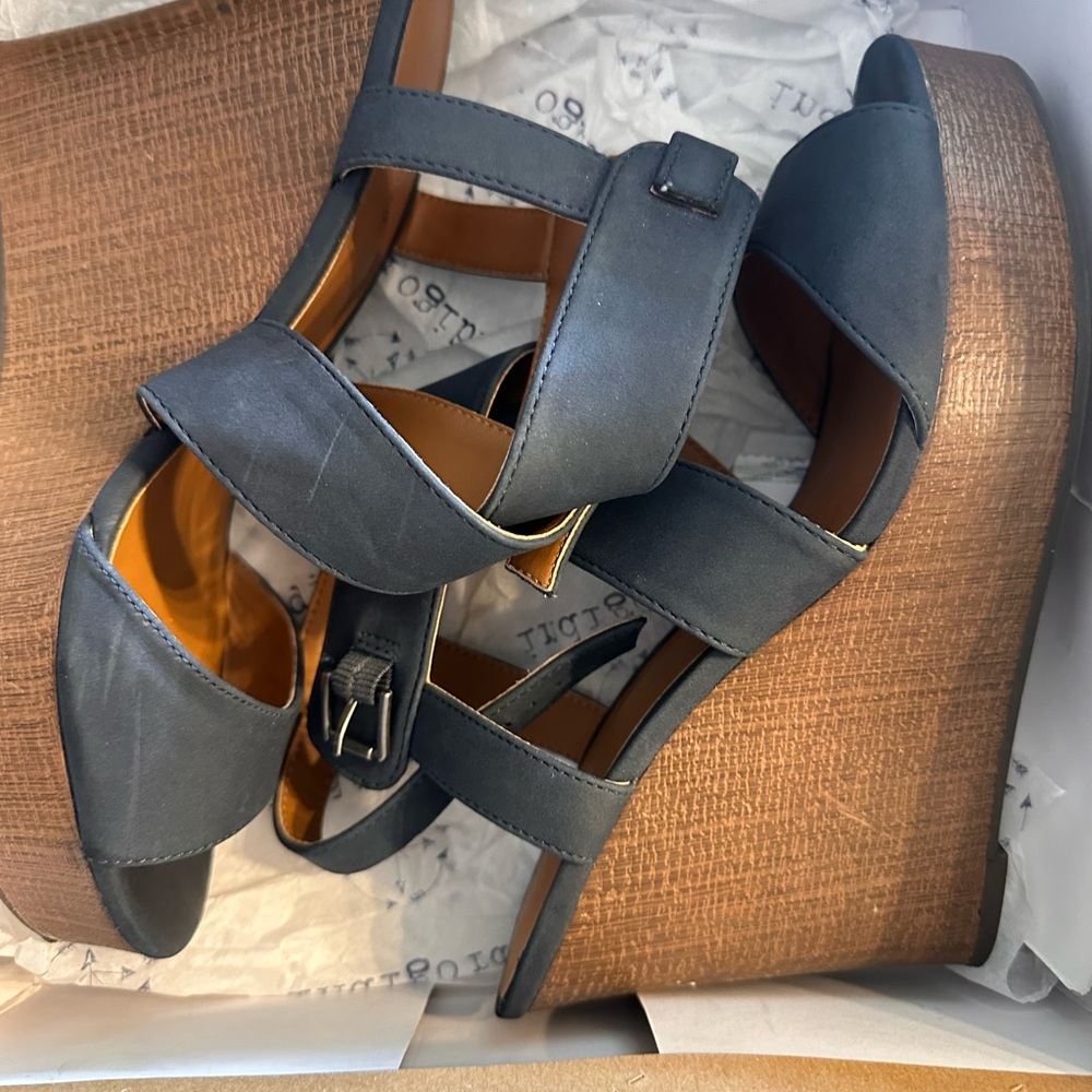 Women’s Navy Blue Wedge Sandals with Adjustable Strap